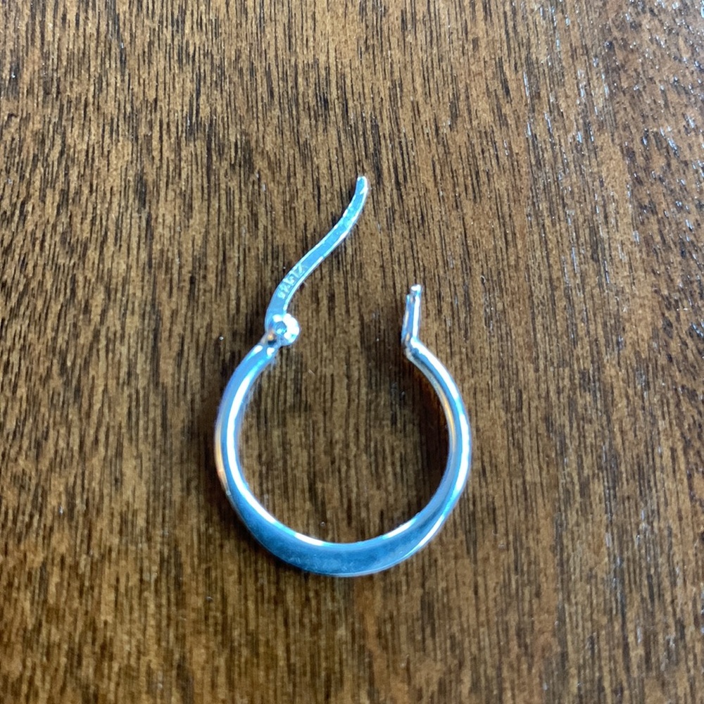 925 Sterling small hoop earring - Picture 4 of 13